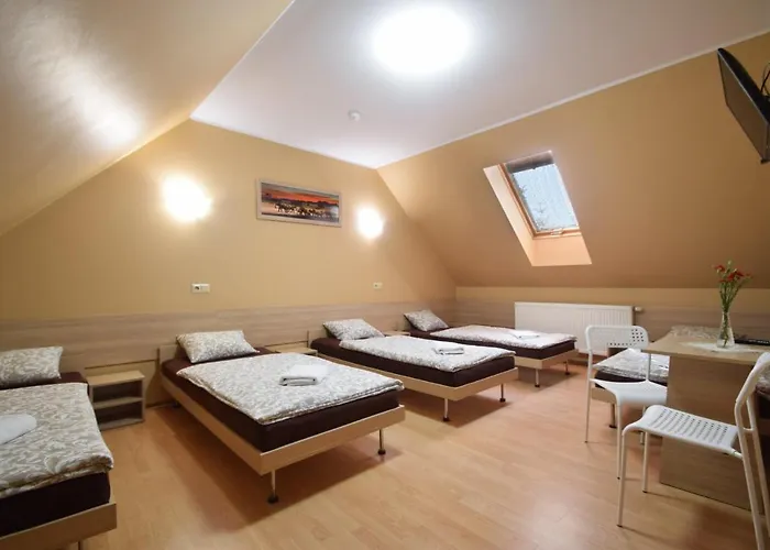 Paskal Nocleg ze śniadaniem 3*